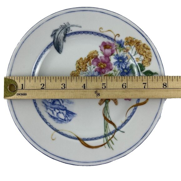 222 Fifth 8" Appetizer Plate Beachcomber Lighthouse Feather Seashells Flowers - Picture 2 of 6